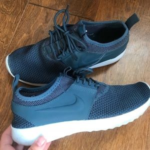 Nike Sneakers Women’s Size 6.5